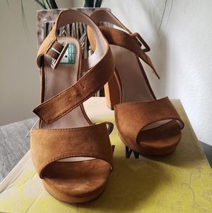 Heels! Heels!! Heels!!!